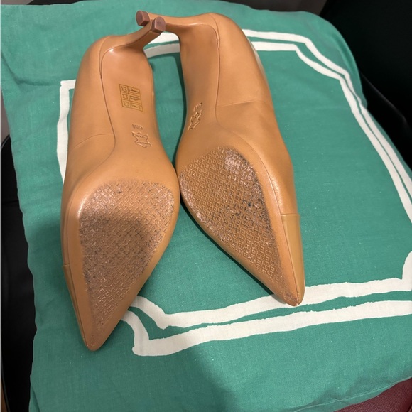 Tory Burch Nude/Tan Leather Stiletto Pumps Size 6 - Picture 14 of 16